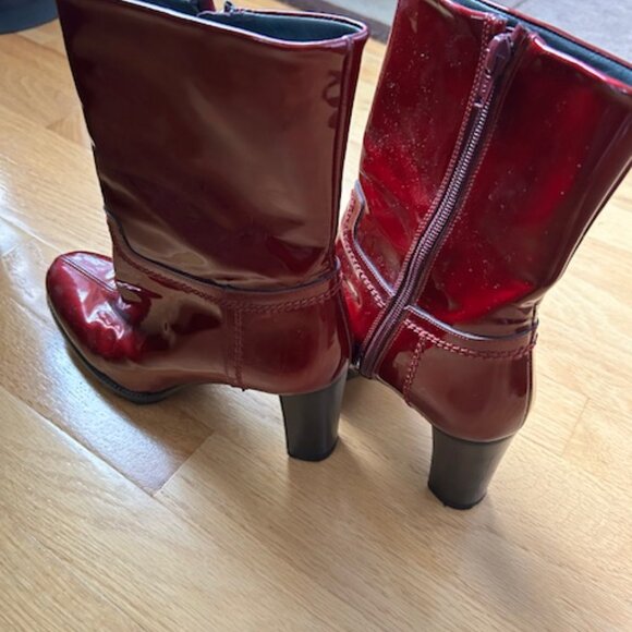 One of a kind Stuart Weitzman Burgundy Red Boots - Women's Size 8 - Picture 3 of 4